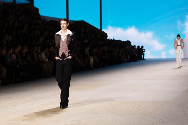 عرض أزياء لويس فويتون في أسبوع الموضة في باريس لربيع وصيف 2020