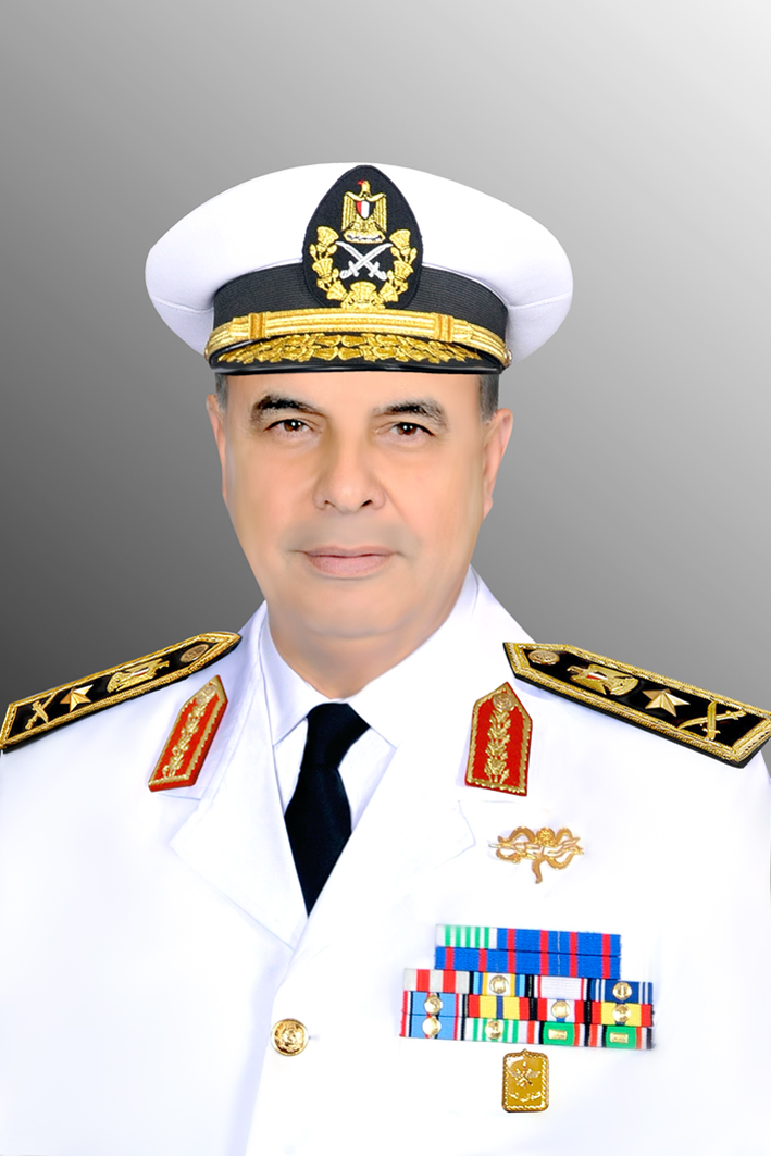صوره السيد فريق أحمد خالد حسن سعيد قائد القوات البحرية