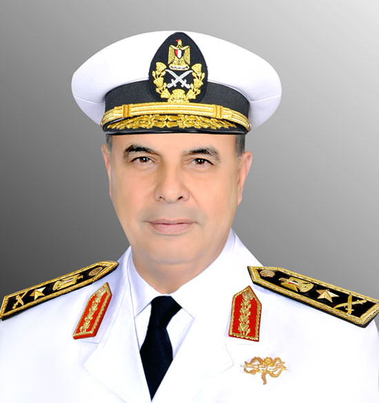صوره-السيد-فريق-أحمد-خالد-حسن-سعيد-قائد-القوات-البحرية