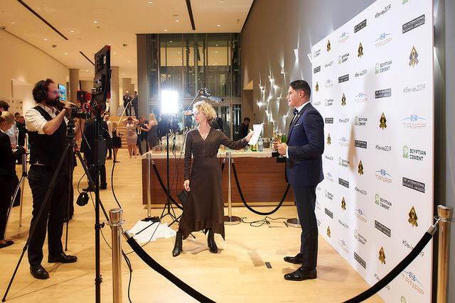 وسائل الإعلام العالمية تلتقط صوراً لرجل الأعمال أحمد أبو هشيمة