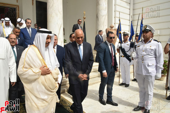 رئيس البرلمان يستقبل رئيس وزراء الكويت