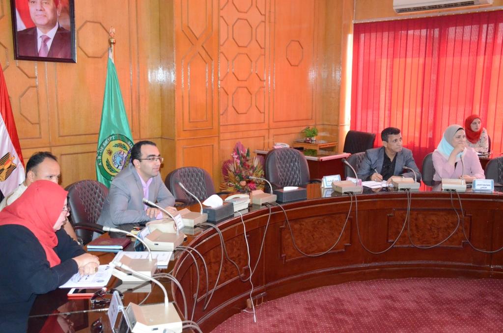 نائب محافظ الإسماعيلية يترأس اجتماع المجلس الإقليمى للسكان (1)