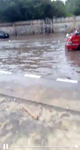 مياه الأمطار تغرق بمنطقة جسر السويس