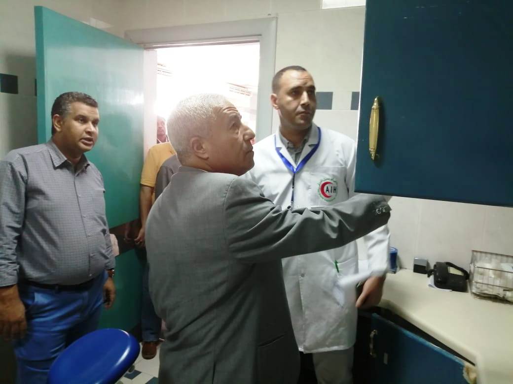 محافظ أسوان يتفقد مستشفى أبو سمبل الدولى  (6)