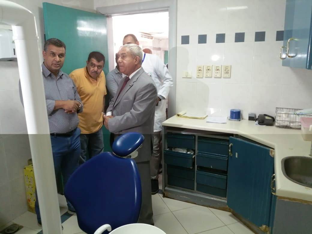 محافظ أسوان يتفقد مستشفى أبو سمبل الدولى  (4)