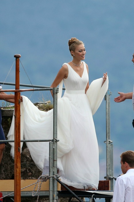 فستان الزفاف الثانى لـ الأميرة بياتريس بوروميو