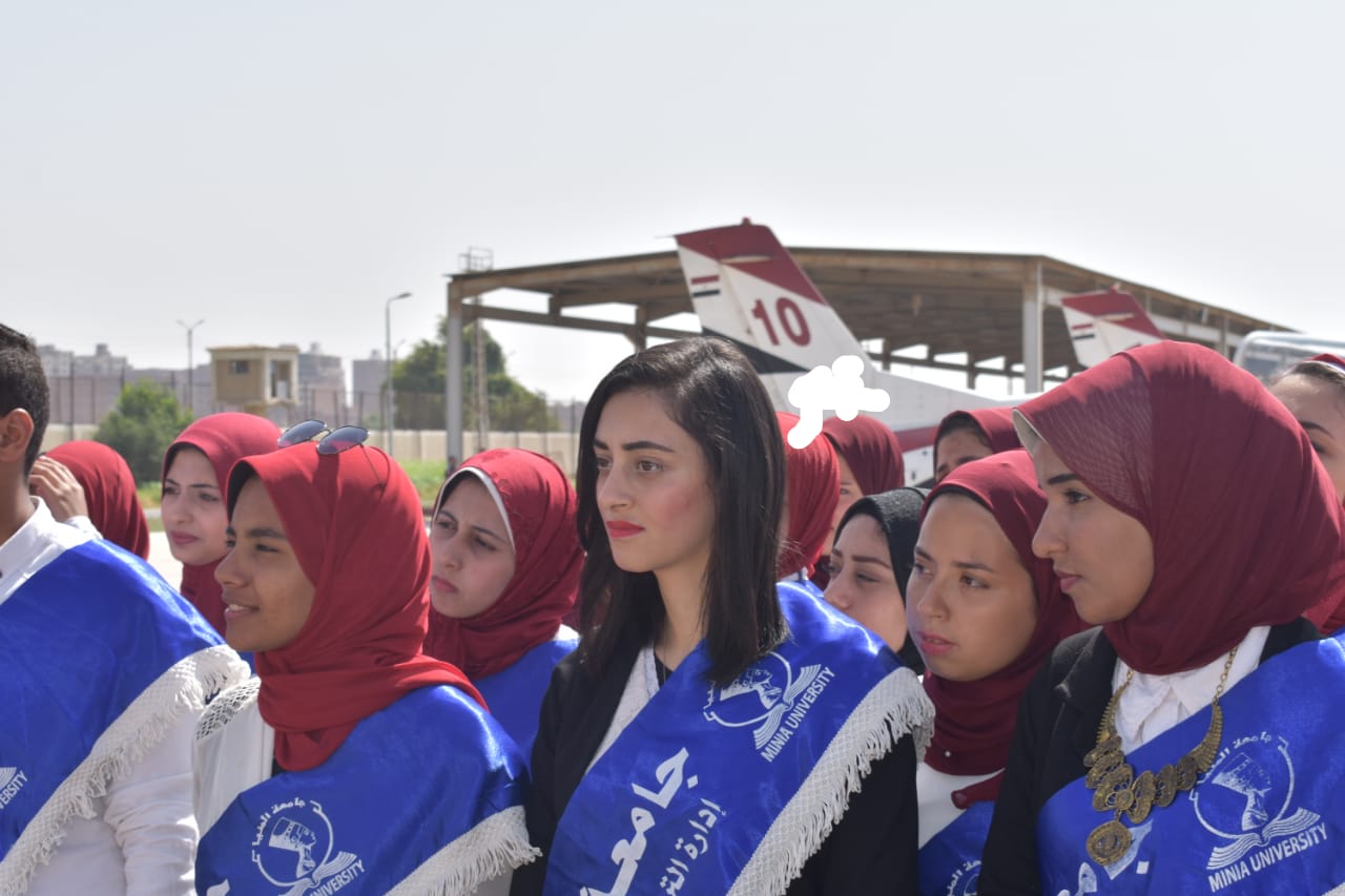 طلاب جامعة المنيا في زيارة لـالمطار إحياءً لذكري انتصارات أكتوبر (6)