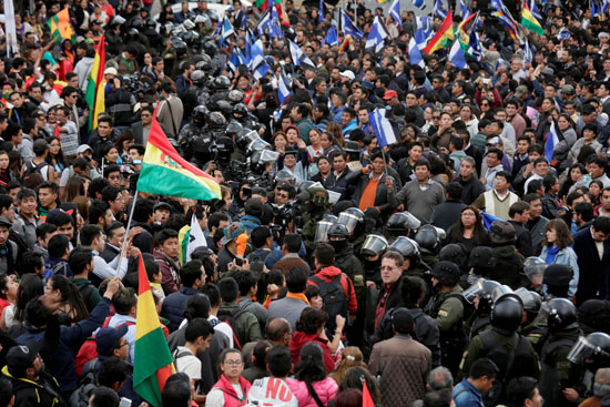 الآلاف يتظاهرون فى بوليفيا