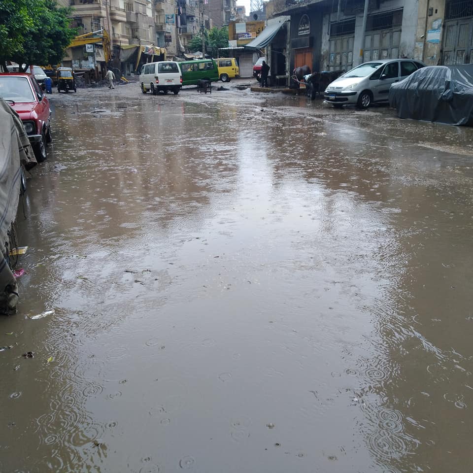 شوارع الغربية تغرق فى مياه الأمطار وشلل مرورى على طريق المحلة طنطا (6)