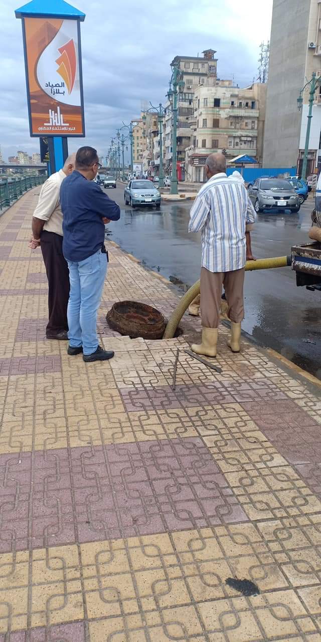 تصريف مياه الأمطار بفرع النيل بدمياط (4)