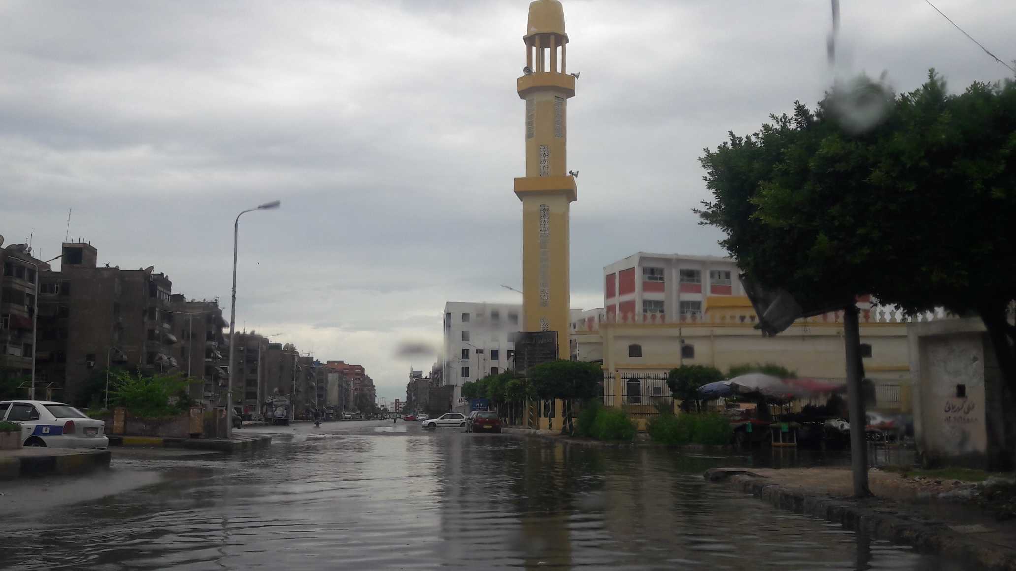 مياه الأمطار تغرق شوارع بورسعيد  (6)