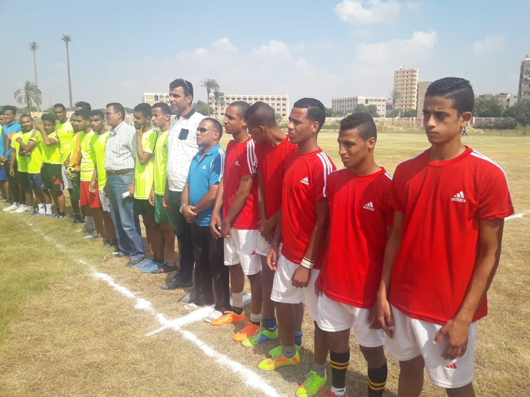 رئيس جامعة الأزهر يشارك فى اللقاء القمى الثانى لكرة القدم لطلاب أسيوط  (7)