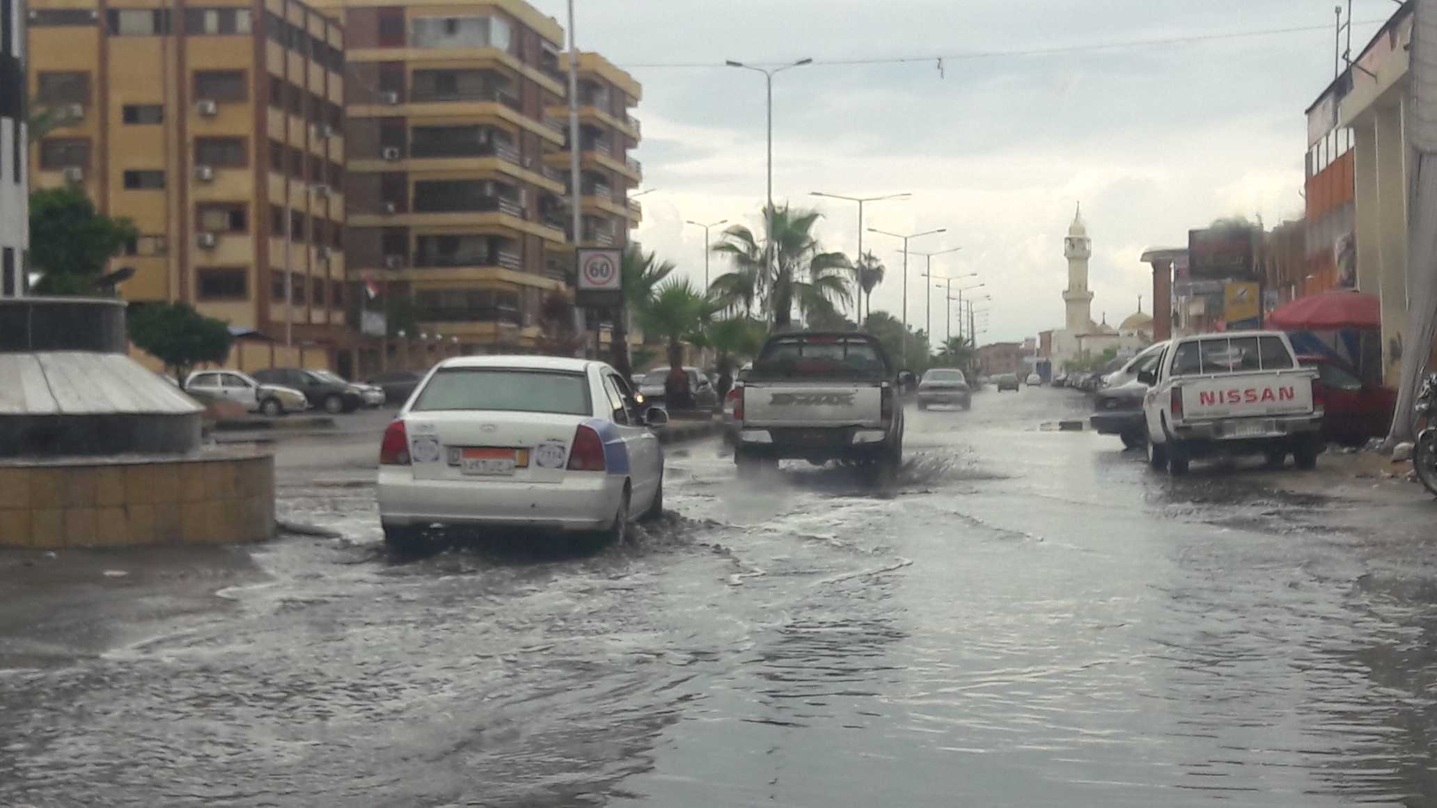 مياه الأمطار تغرق شوارع بورسعيد  (3)