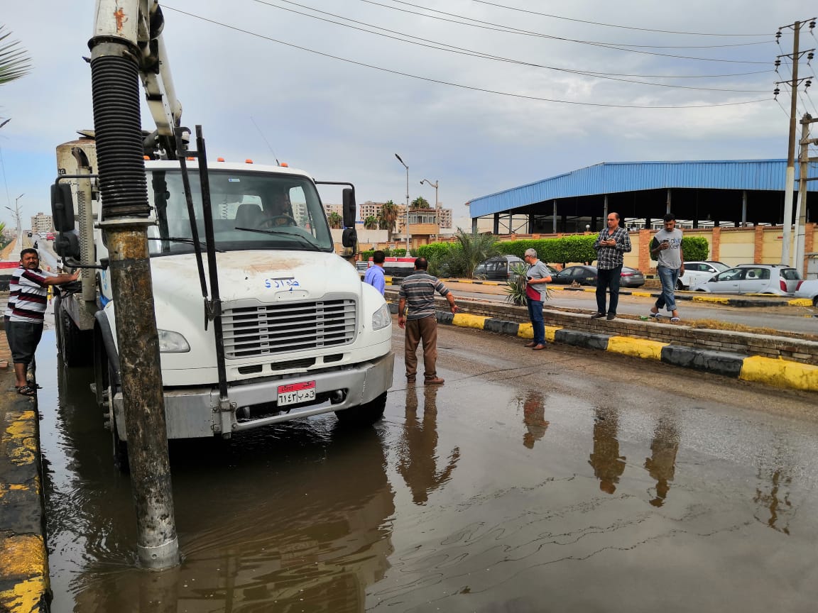 مياه الامطار تغرق شوارع القليوبية (7)