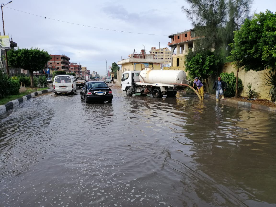 طوارئ بالبحيرة لمواجهة آثار سقوط الأمطار الغزيرة (7)