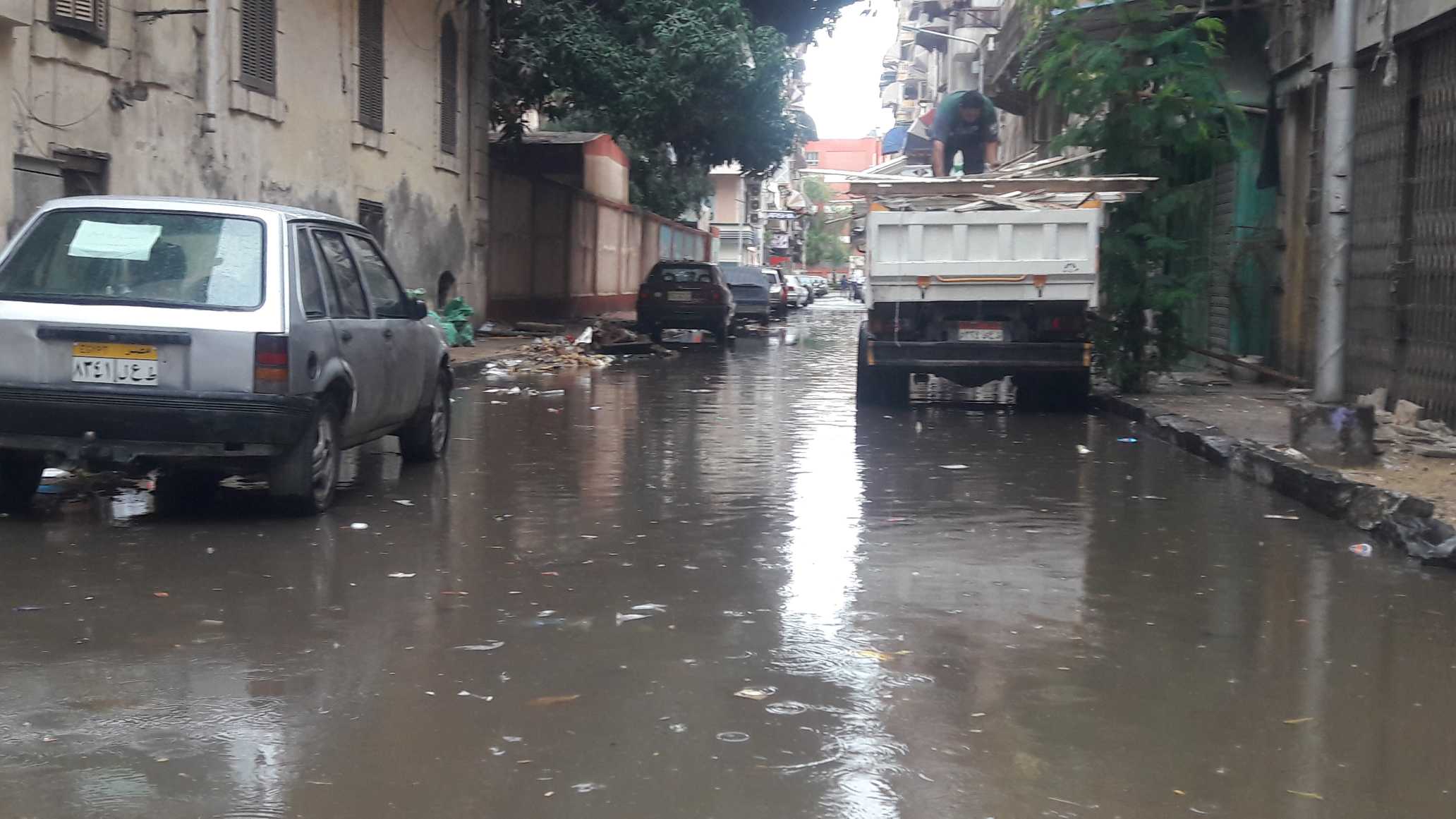مياه الأمطار تغرق شوارع بورسعيد  (9)