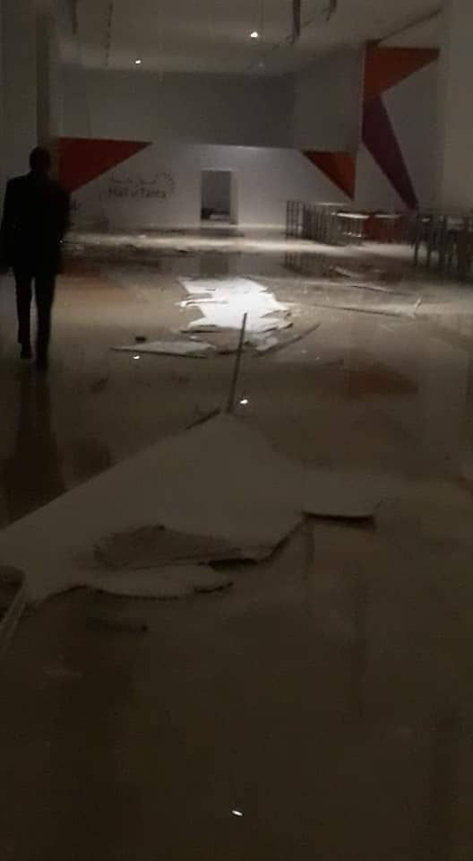 محلات مول طنطا تغرق بمياه الأمطار وسقوط الأسقف (1)