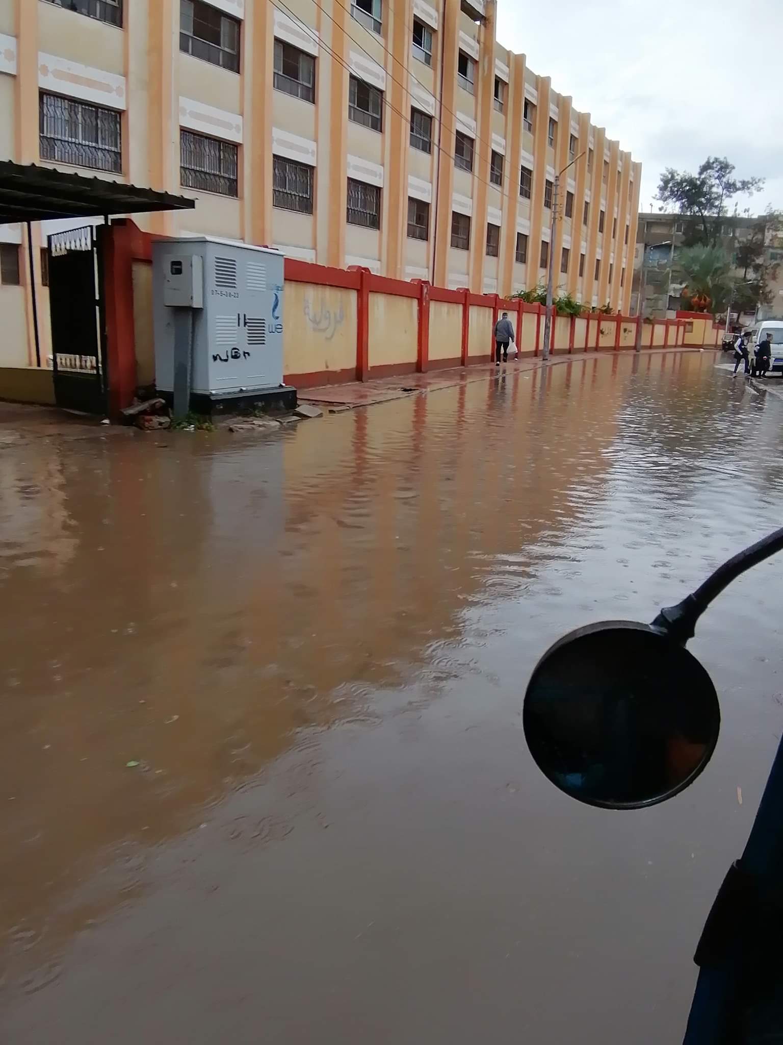 مياه الأمطار تغرب شوارع فارسكور (3)