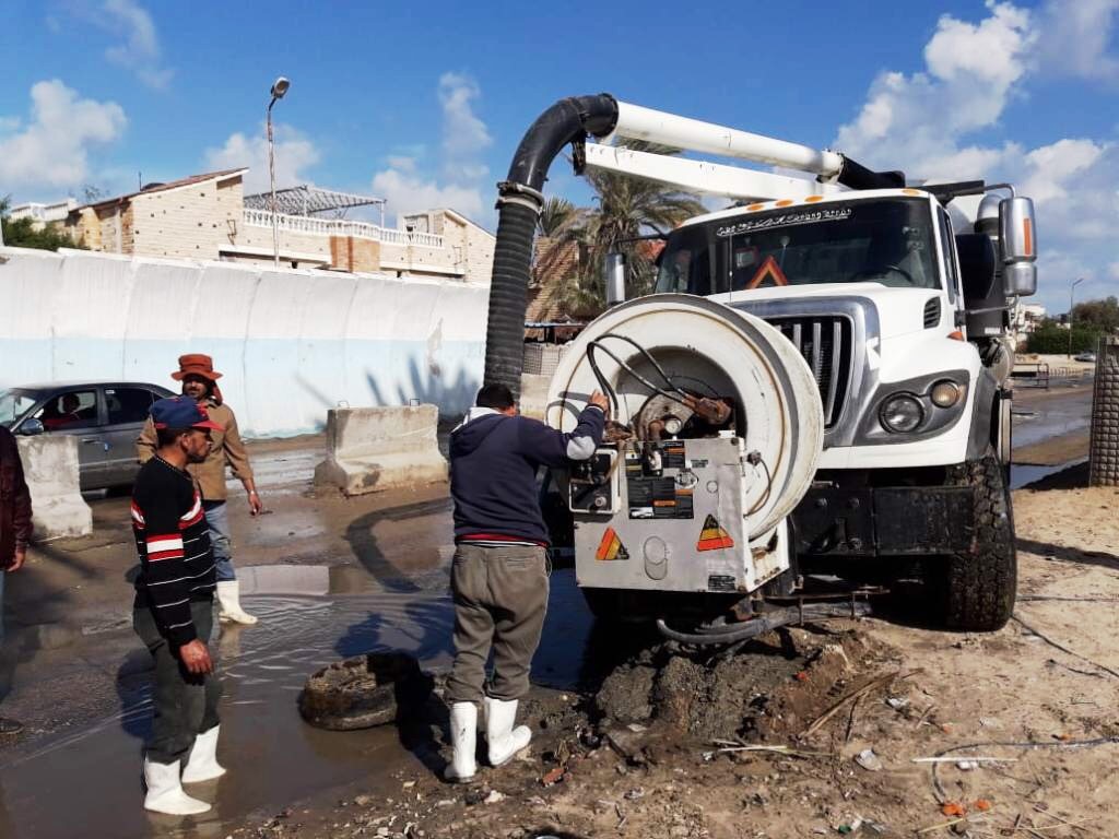 طوارئ بشمال سيناء بسبب الأمطار..والمحافظة تدفع بمعدات لسحب المياه من الشوارع (1)