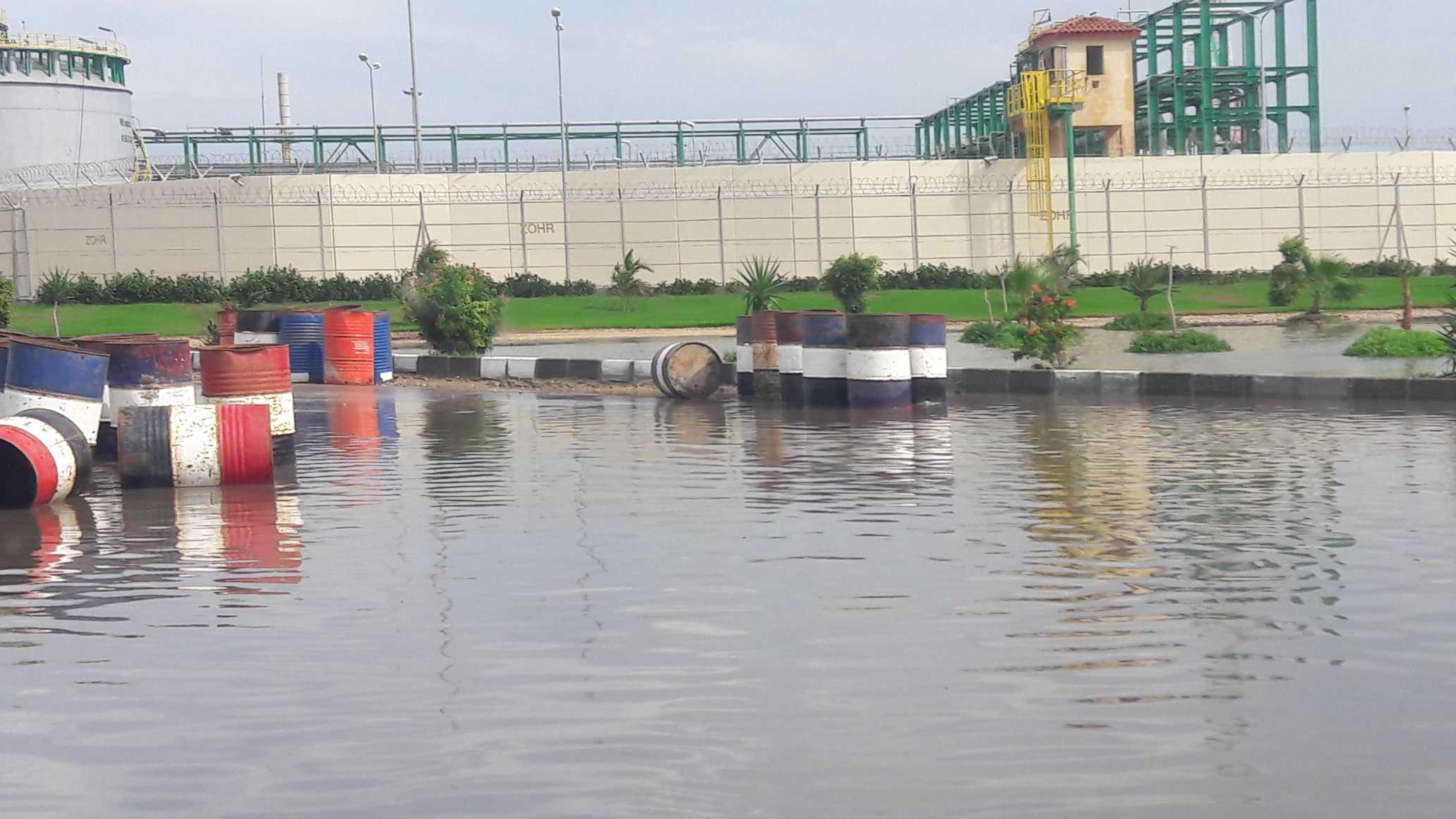 مياه الأمطار تغرق شوارع بورسعيد  (15)