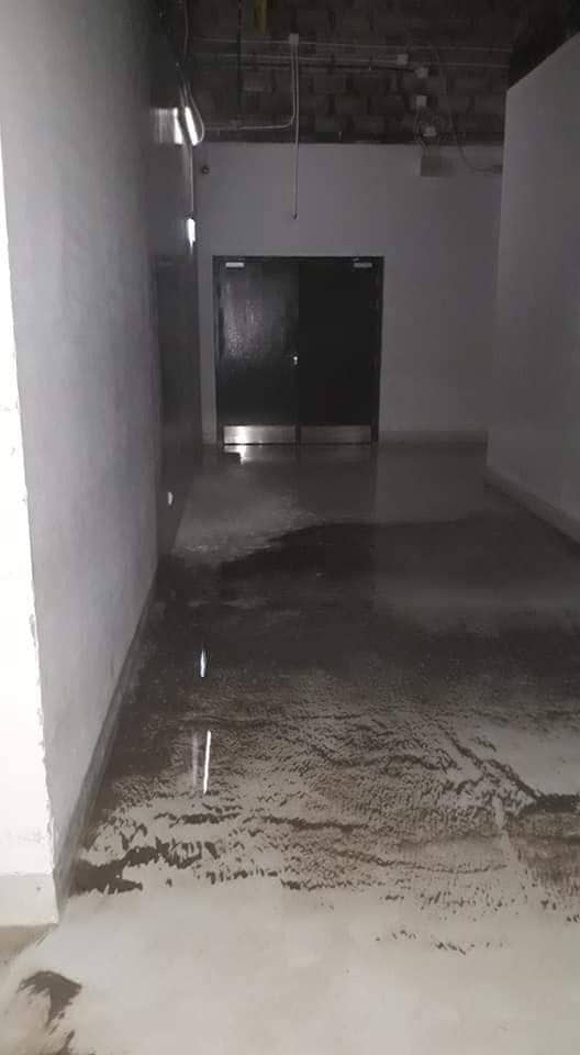 محلات مول طنطا تغرق بمياه الأمطار وسقوط الأسقف (2)