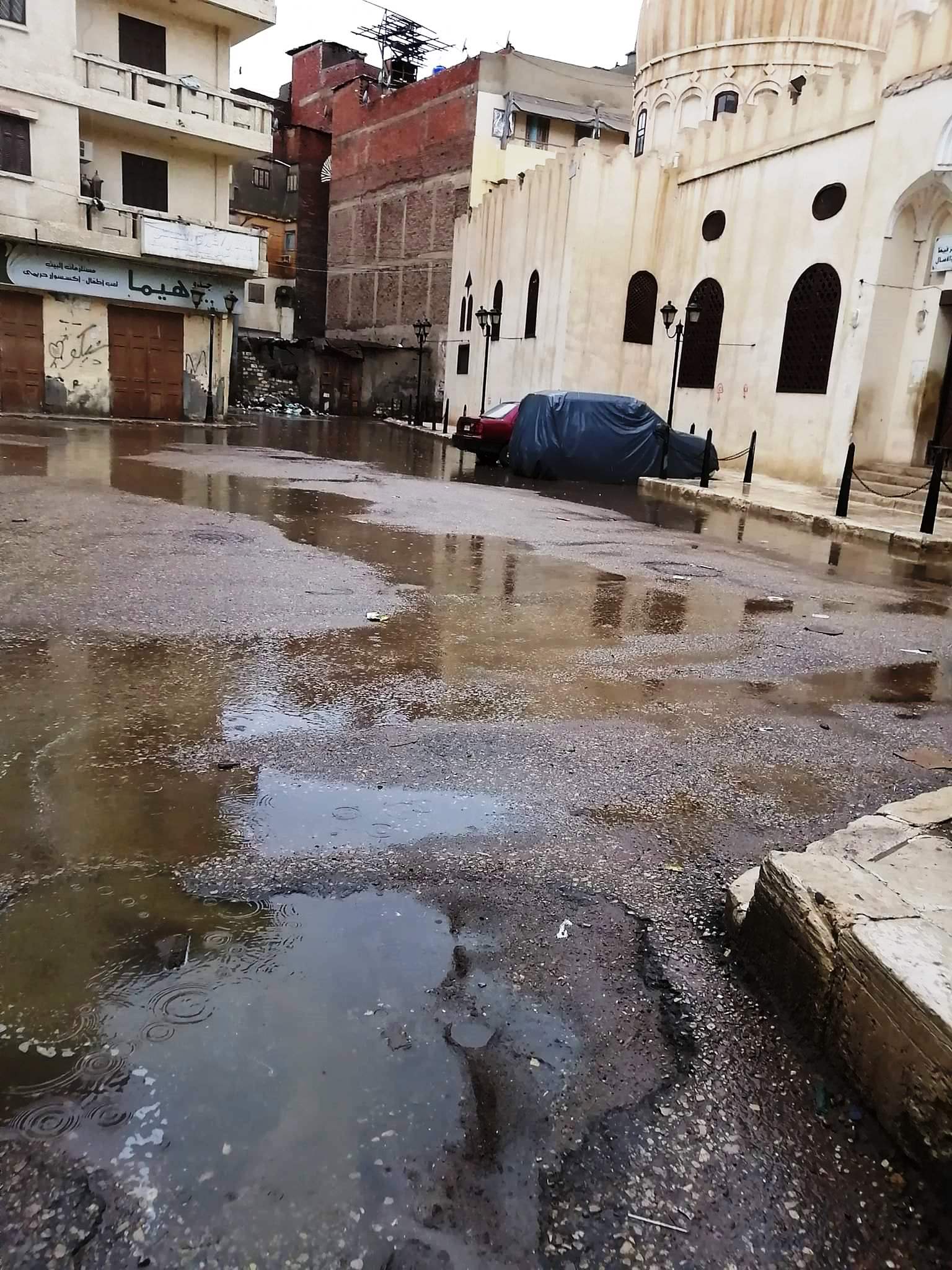 مياه الأمطار تحاصر المدارس وتغرق شوارع فارسكور بدمياط‎ (5)