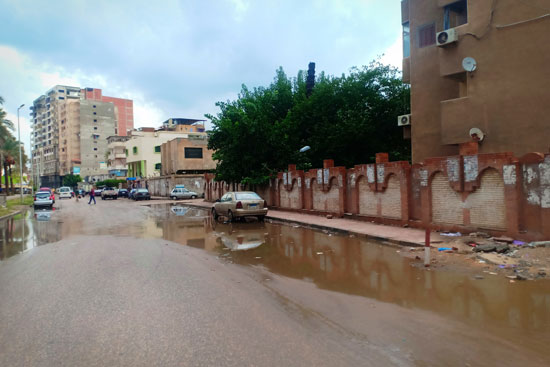الأمطار الغزيرة تغرق شوارع دمياط (3)