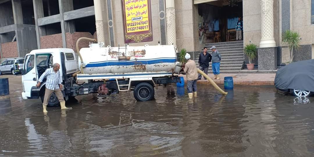 تصريف مياه الأمطار بفرع النيل بدمياط (3)