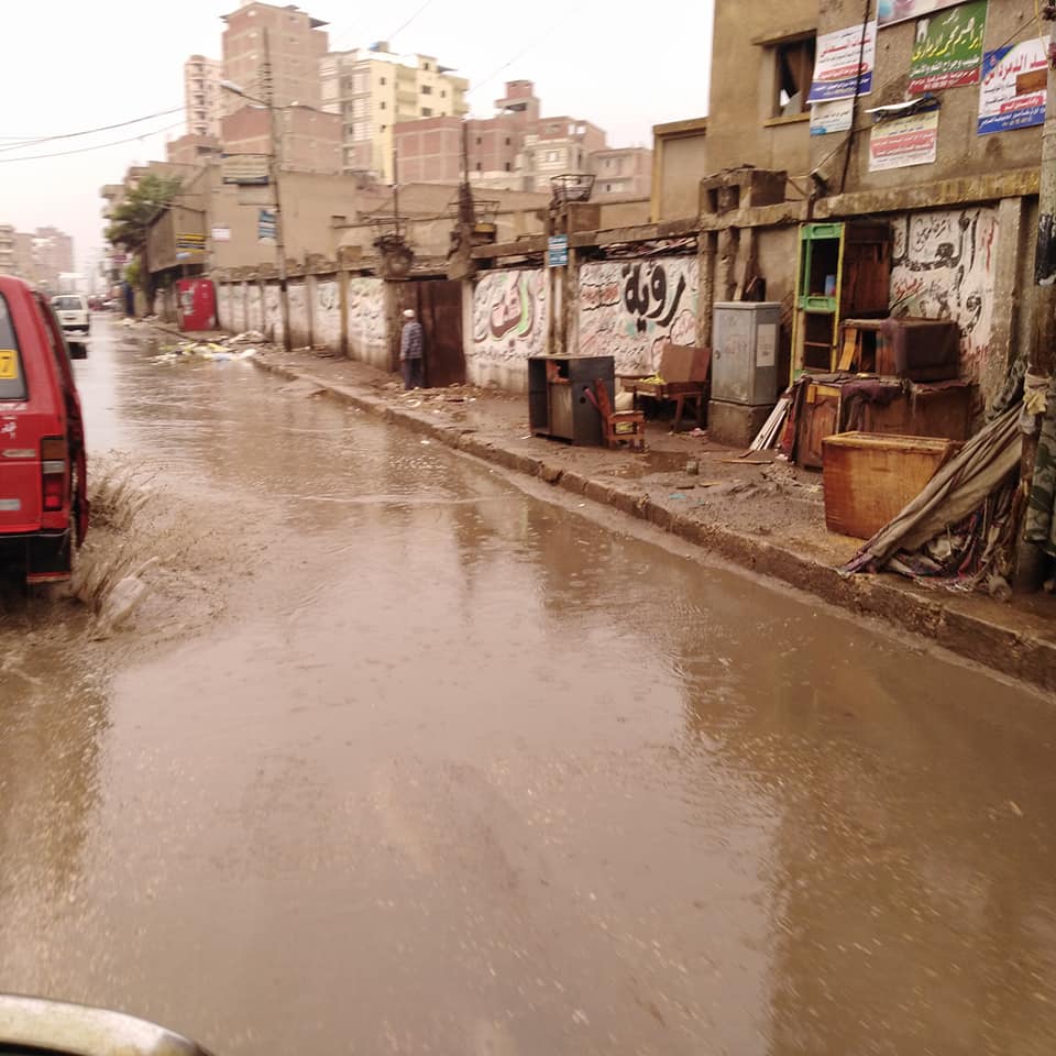 شوارع الغربية تغرق فى مياه الأمطار وشلل مرورى على طريق المحلة طنطا (7)