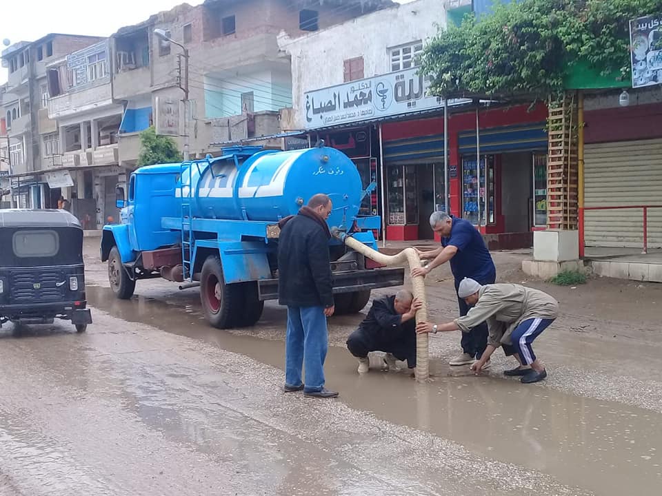 رفع مياه الأمطار من الشوارع (11)