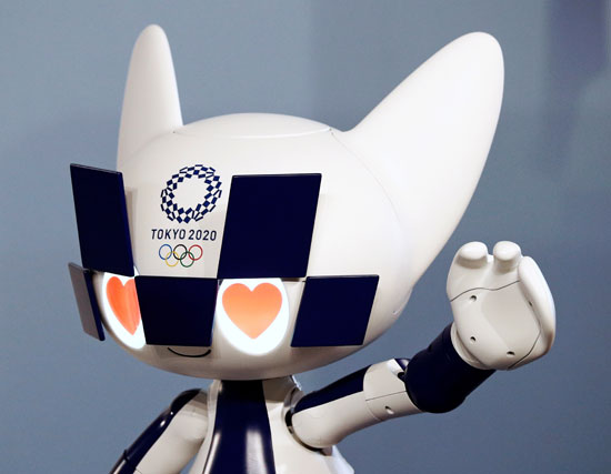 عرض-روبوت-التميمة-الأولمبية-الصيفية-في-طوكيو-2020