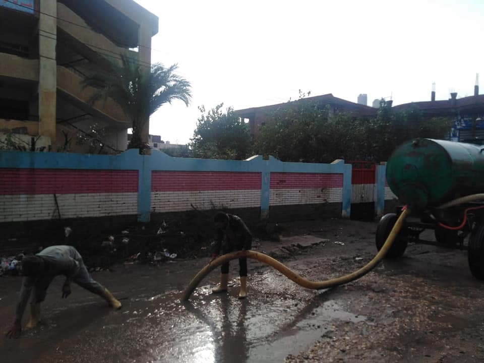 رفع مياه الأمطار من الشوارع (10)
