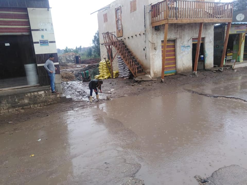 رفع مياه الأمطار من الشوارع (9)