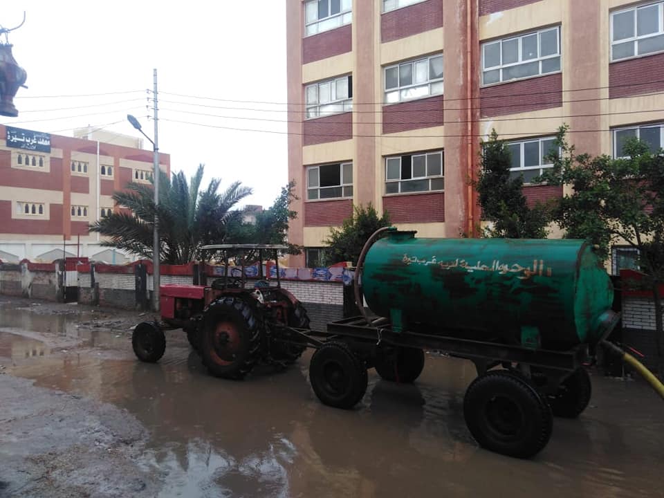 رفع مياه الأمطار من الشوارع (8)