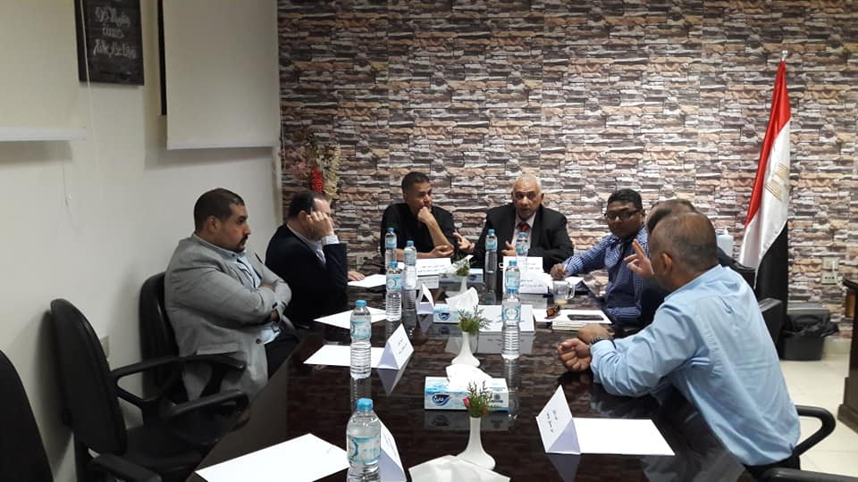 إجتماع هيئة الرقابة والإعتماد مع مديري مستشفيات الأقصر  (1)