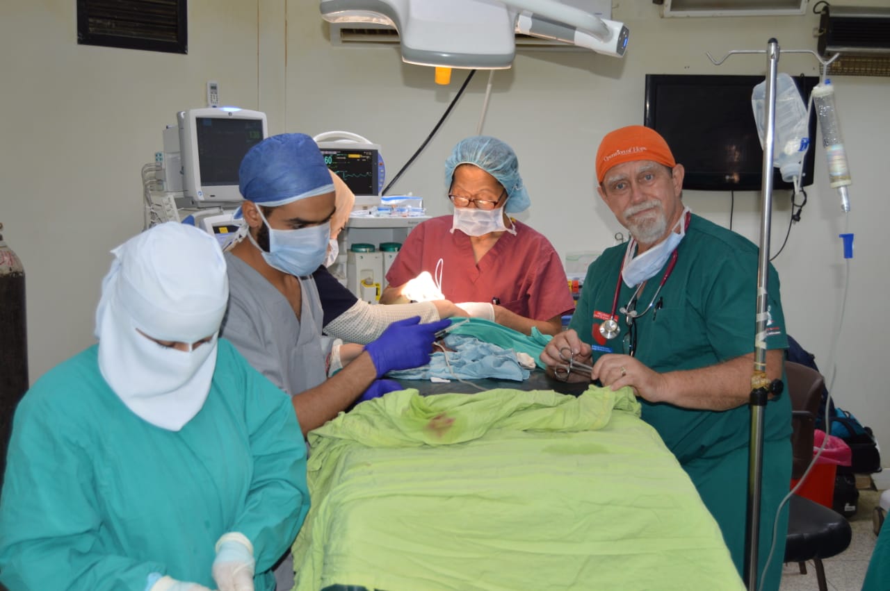 الفريق الجراحى الدولى التطوعى بمستشفى الأطفال بجامعة المنصورة  (3)