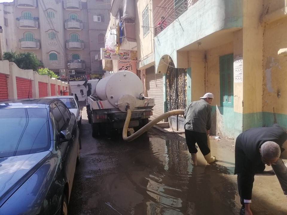 سحب مياه الأمطار من شوارع الغربية (3)