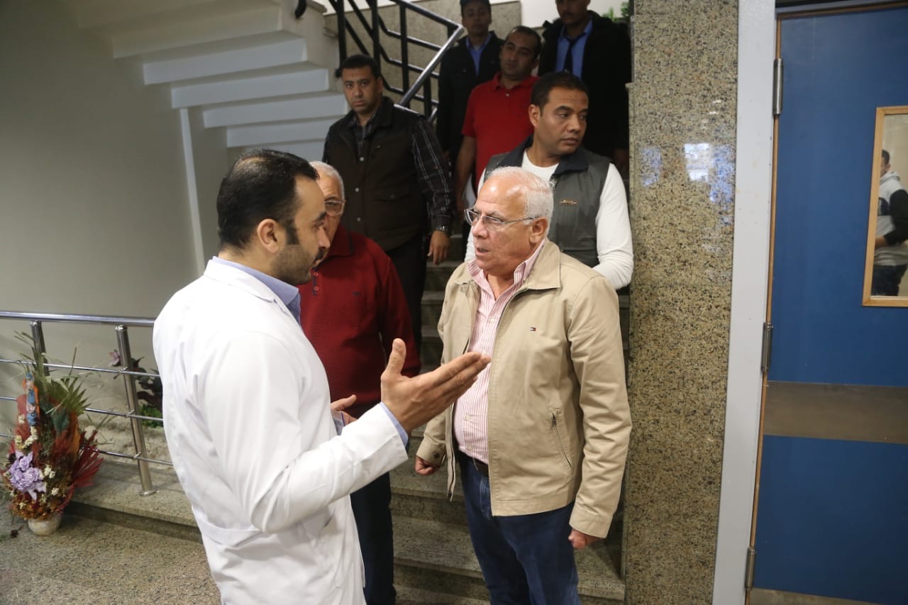 محافظ بورسعيد يتفقد مستشفى الحياة ببورفؤاد (4)