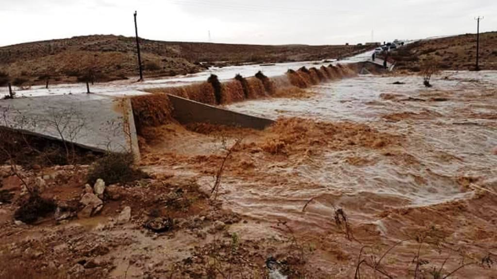 أمطار الخير على محافظة مطروح تملأ الآبار وتروي زراعات الوديان  (1)