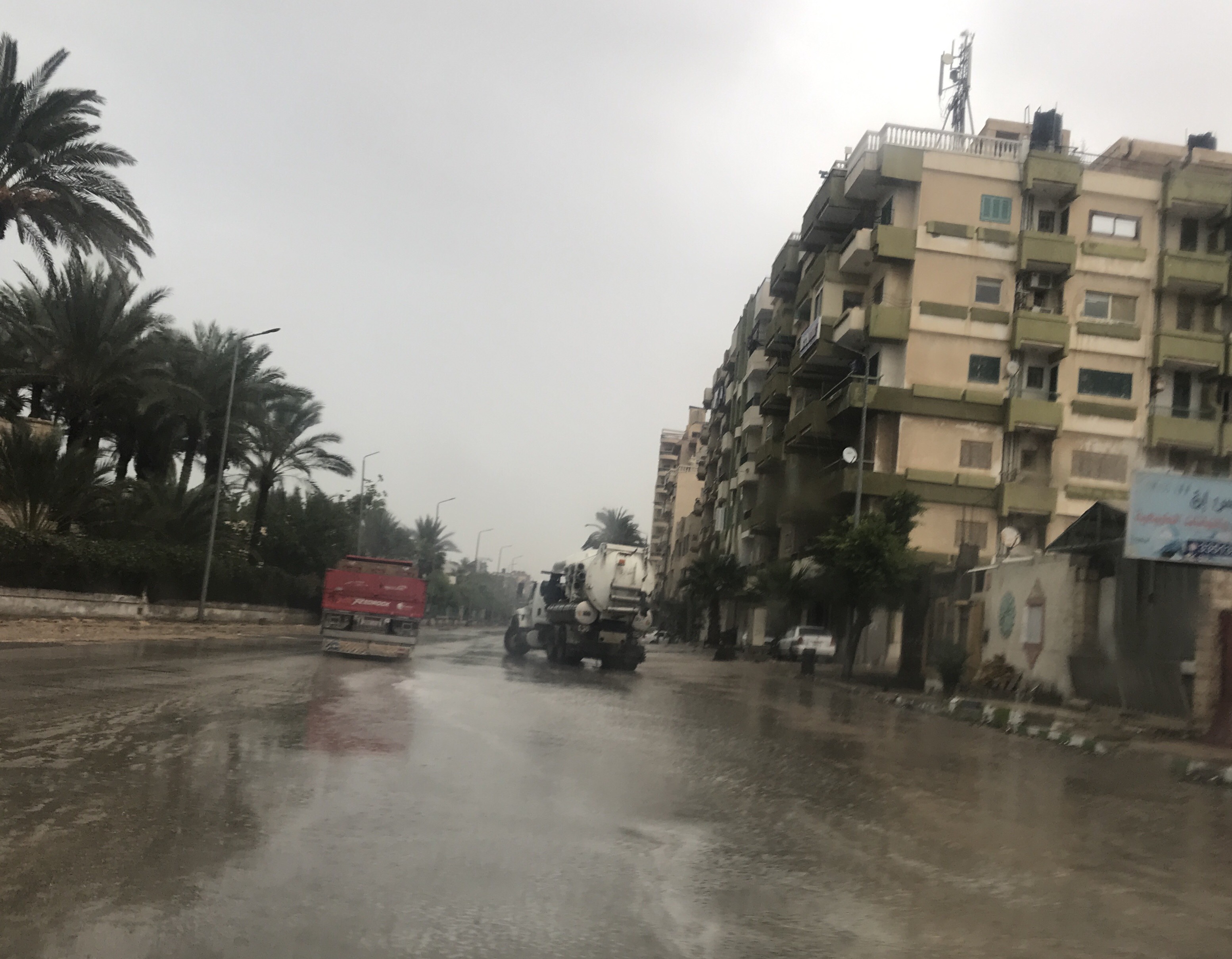هطول الأمطار بغزارة على ساحل العريش (3)