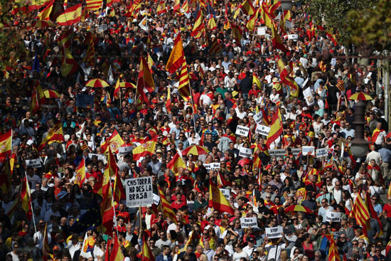 مظاهرات فى برشلونة لإنهاء الانفصالية