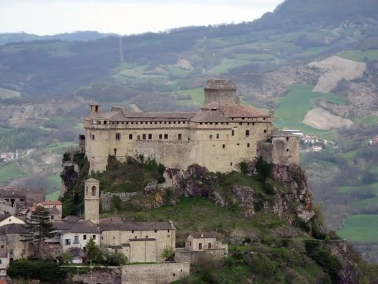 قلعة باردي بإيطاليا