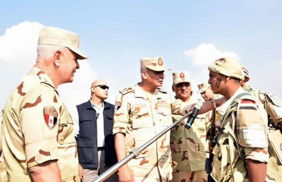 الفريق أول محمد زكى القائد العام للقوات المسلحة وزير الدفاع والإنتاج الحربى  (1)