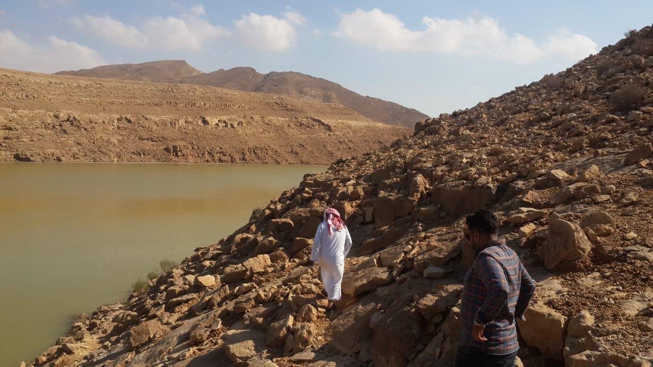 حصاد مليون متر مكعب من مياه السيول فى بحيرة سد الكرم بوسط سيناء (8)