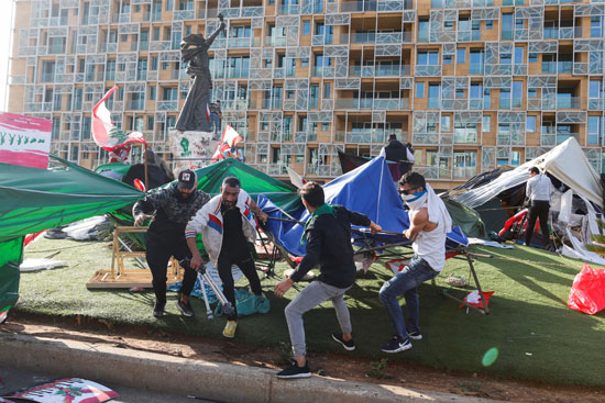 2019-10-29T141750Z_826095760_RC1A567FFC50_RTRMADP_3_LEBANON-PROTESTS