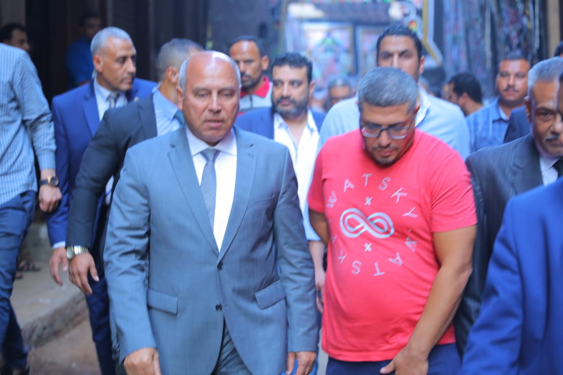 وزير النقل يقدم اعتذاره لأسرة ضحية حادث قطار الإسكندرية  (3)