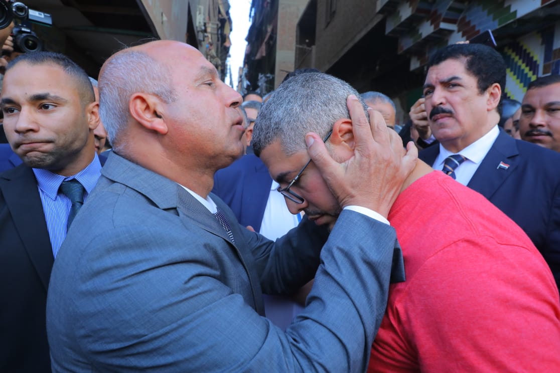 وزير النقل يقدم اعتذاره لأسرة ضحية حادث قطار الإسكندرية  (1)