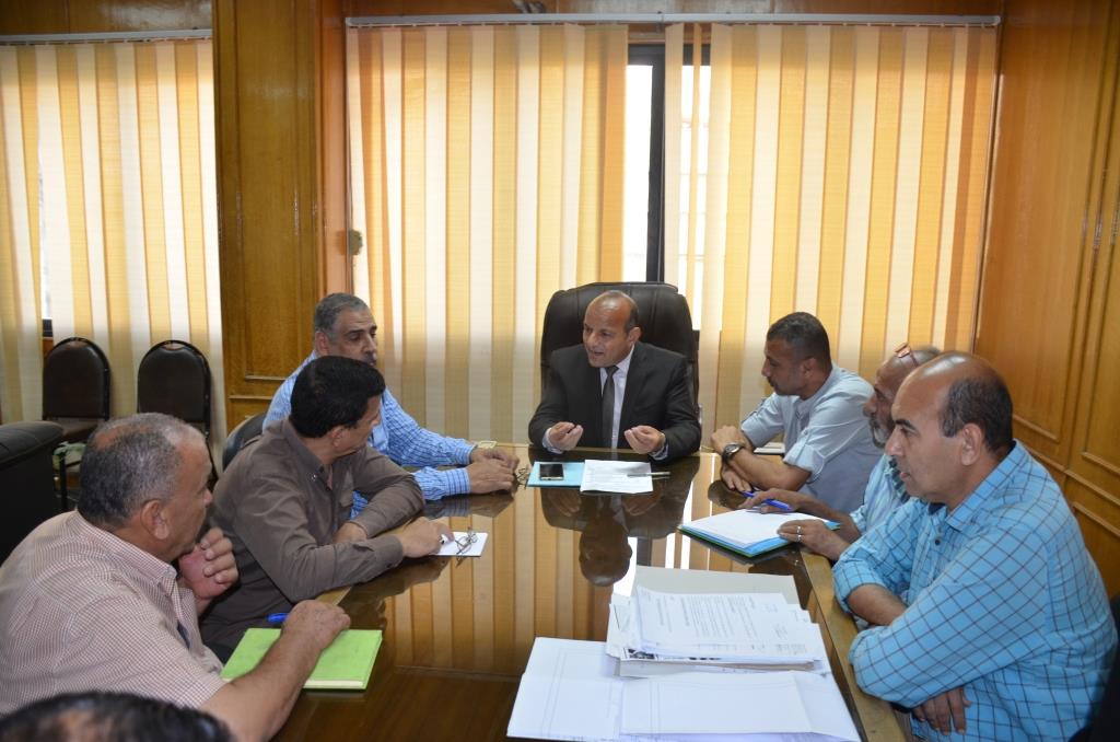 السكرتير العام المساعد للإسماعيلية يستعرض الموقف التنفيذى لاستكمال مشروع مجمع الورش الحرفية الجديد بمنطقة المستقبل (2)