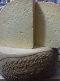 مصانع تخزن الجبن الرومي لعدة أشهر