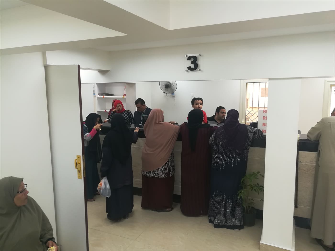 48 مكتب بريد تستقبل تظلمات المواطنين من بطاقات التموين فى بنى سويف (2)
